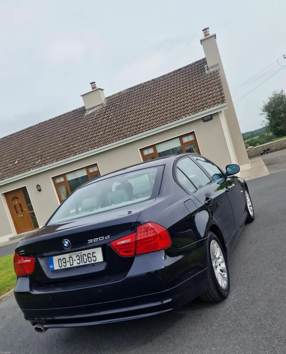 2009 bmw 320d - Image 2