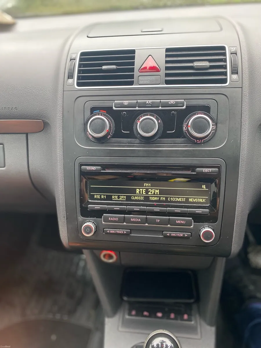 Volkswagen touran - Image 6