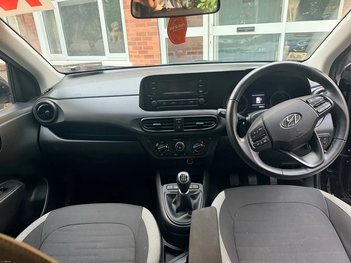Hyundai i10 Deluxe 5DR - Image 6