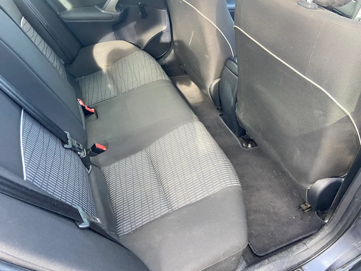 Toyota Avensis 2012 2.0d4d - Image 6