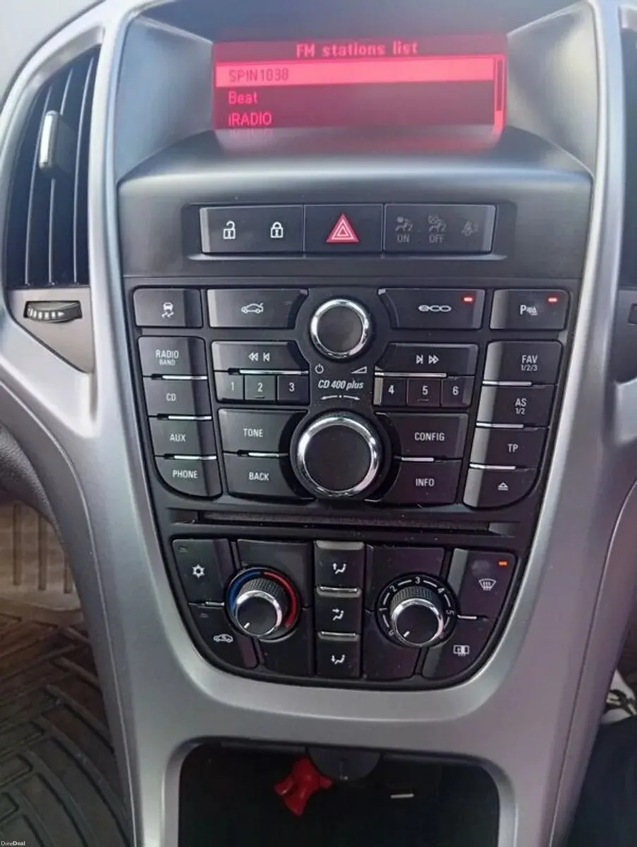161 Opel Astra Saloon - Image 3