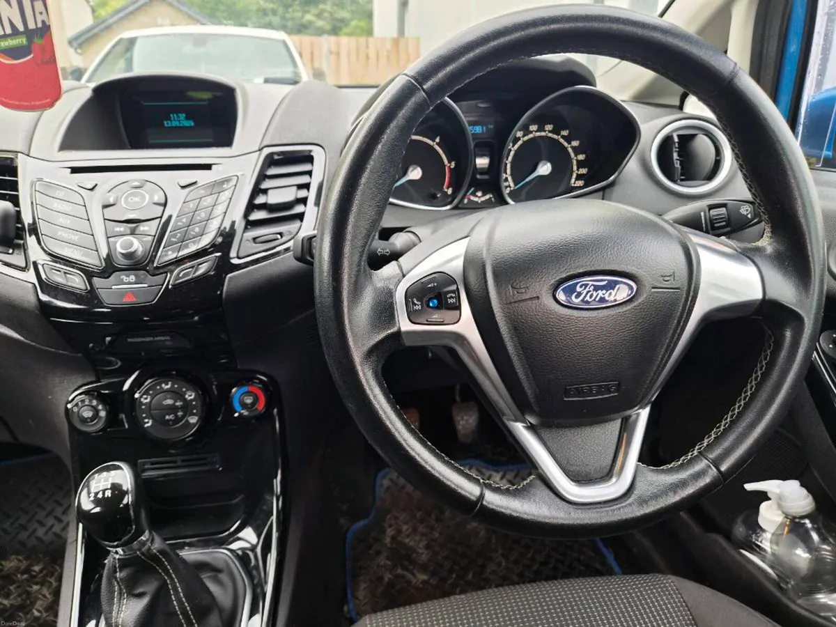 2016 ford fiesta - Image 2