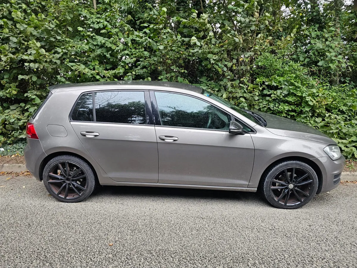 €5990 Volkswagen Golf 2014 petrol ⛽️ 1.2L €5990 - Image 1