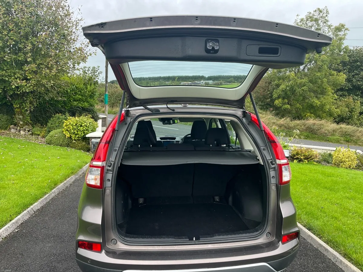 Car - Image 4