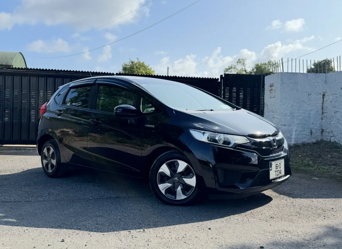 2016 HONDA FIT. 72K KMs ONLY. NEW NCT. AUTO 1.5L - Image 3