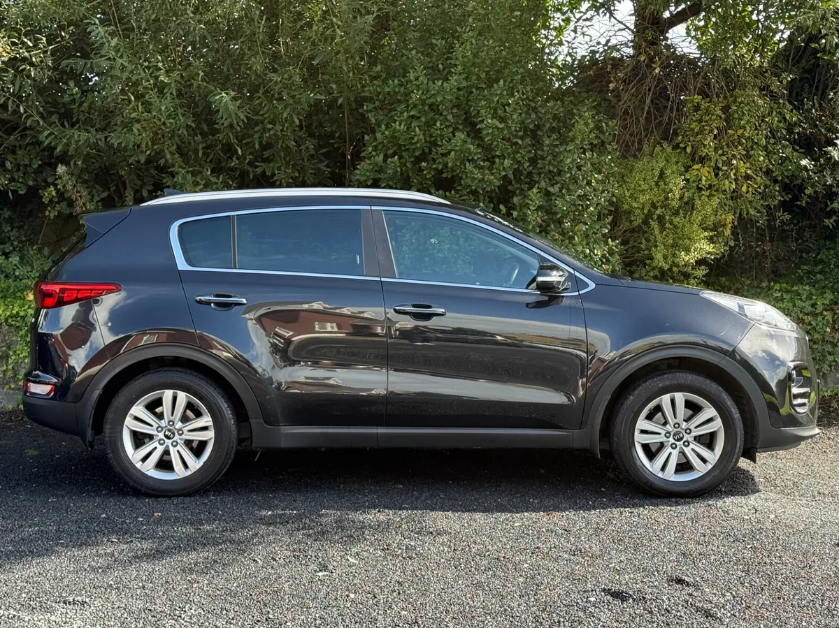 Kia Sportage (Full Kia Service History) - Image 2