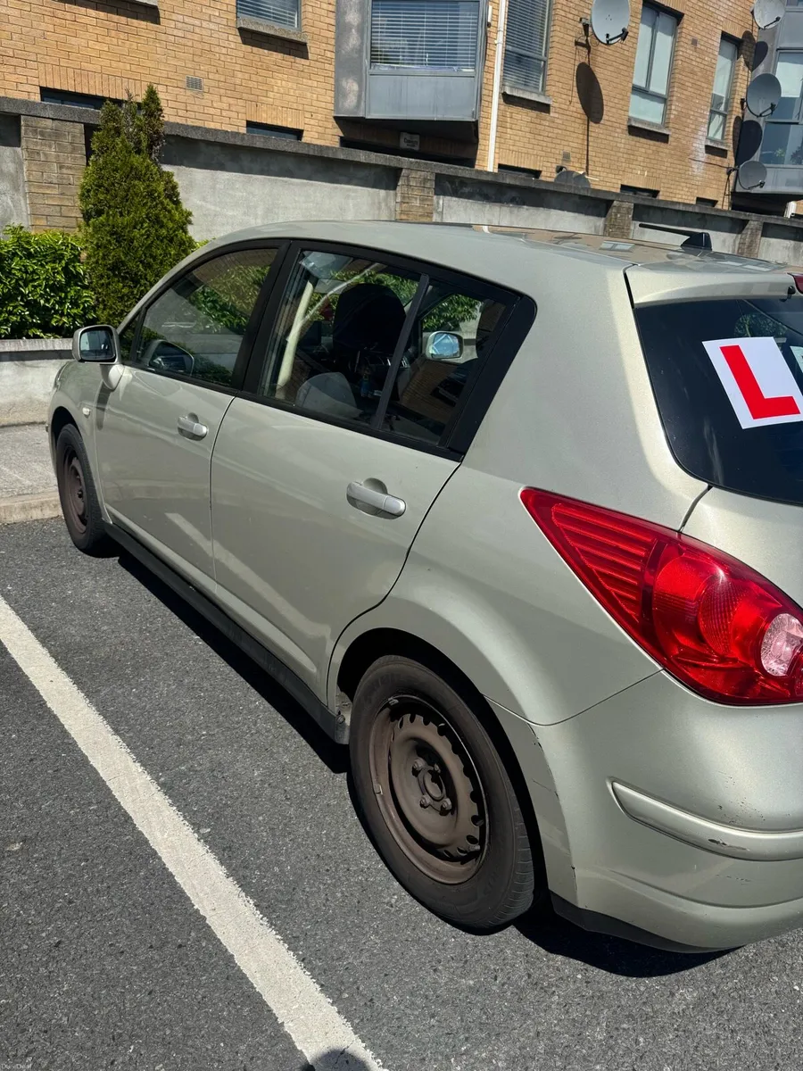 Car - Image 3