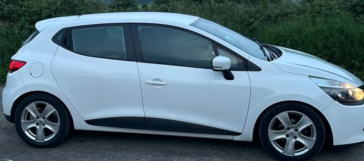 Renault Clio 2014 - Image 2