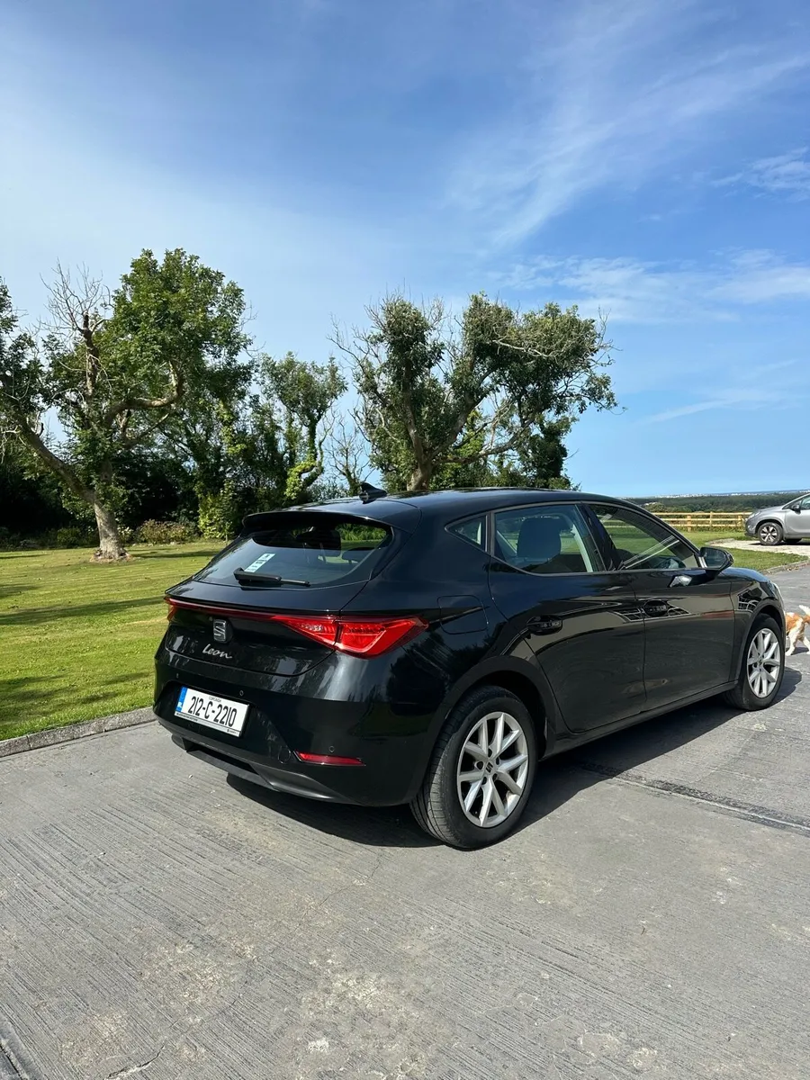 Black seat LEON 2.0TDI 115HP SE 5DR - Image 3