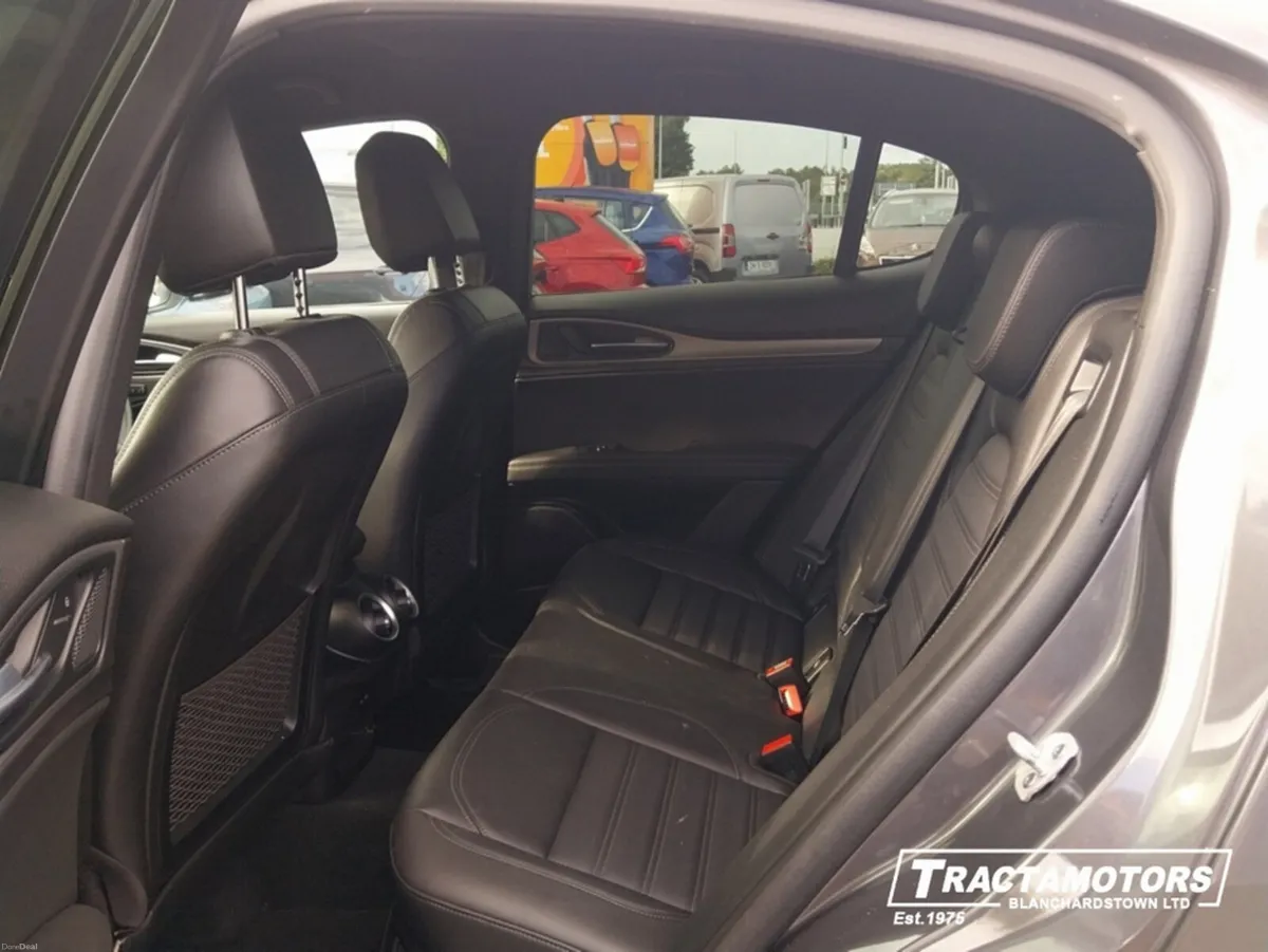 Alfa Romeo Stelvio VELOCE 2.2 AWD 5DR AUTO - Image 6