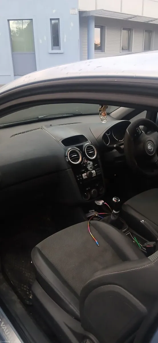 09 VAUXHALL CORSA 1.4 DESIGN 16V TWINPORT 3DR
1.4 - Image 6