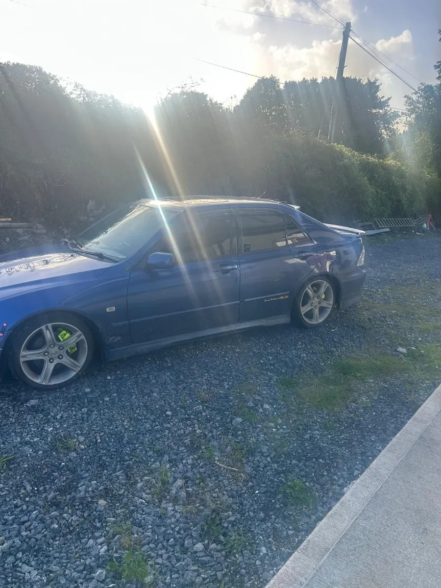 Lexus IS 2002 - Image 4