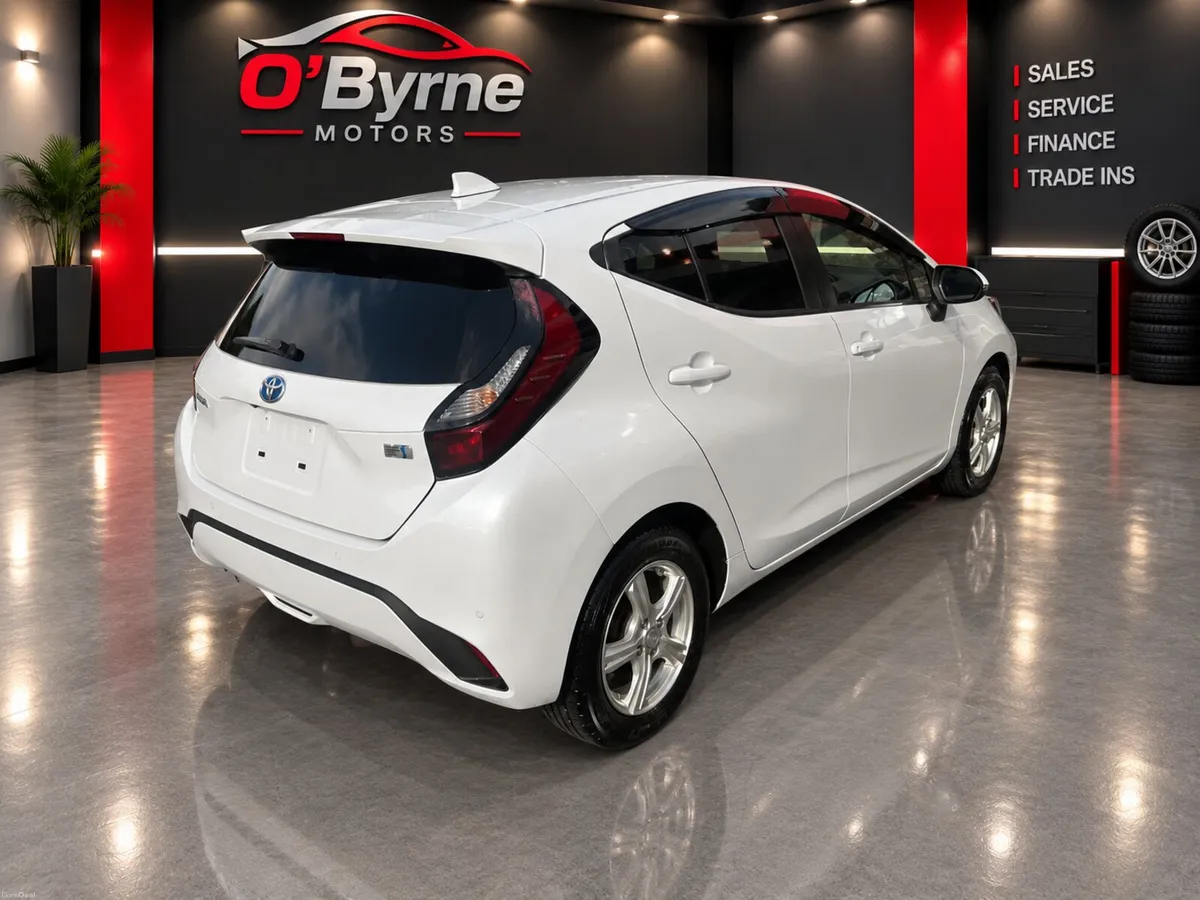 Toyota Aqua Hybrid - Image 3
