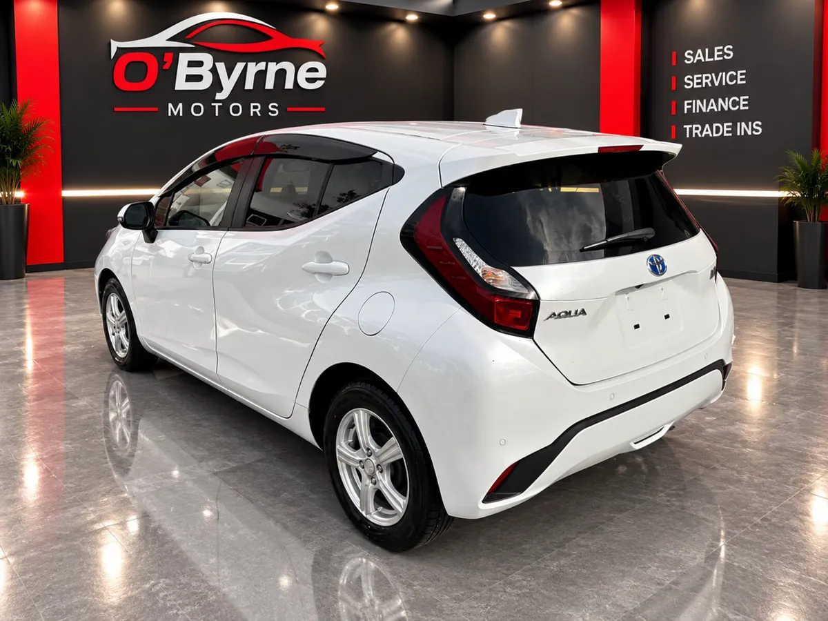 Toyota Aqua Hybrid - Image 4