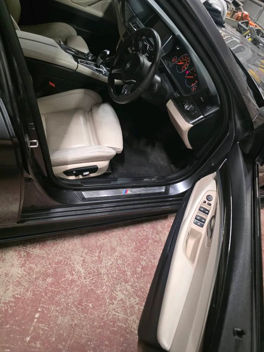 Bmw 520 msport - Image 3