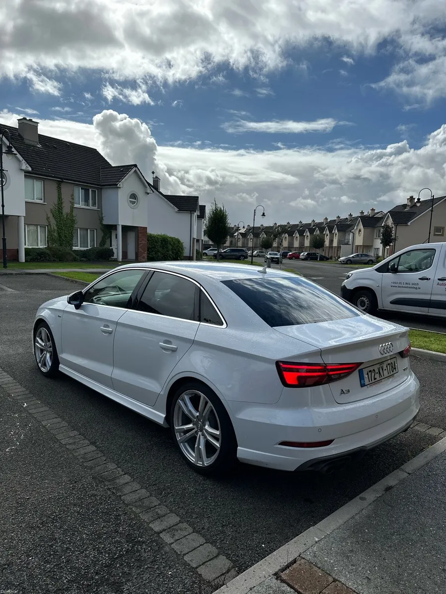 Audi A3 SALOON 1.4TFSI S-LINE AUTOMATIC - Image 4