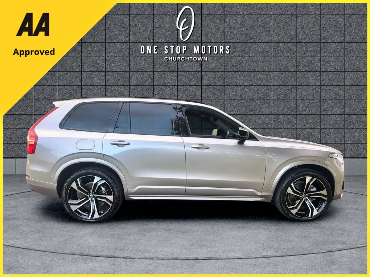 2024 Volvo XC90 T8 *ULTIMATE DARK PLUS* PHEV AWD - Image 2