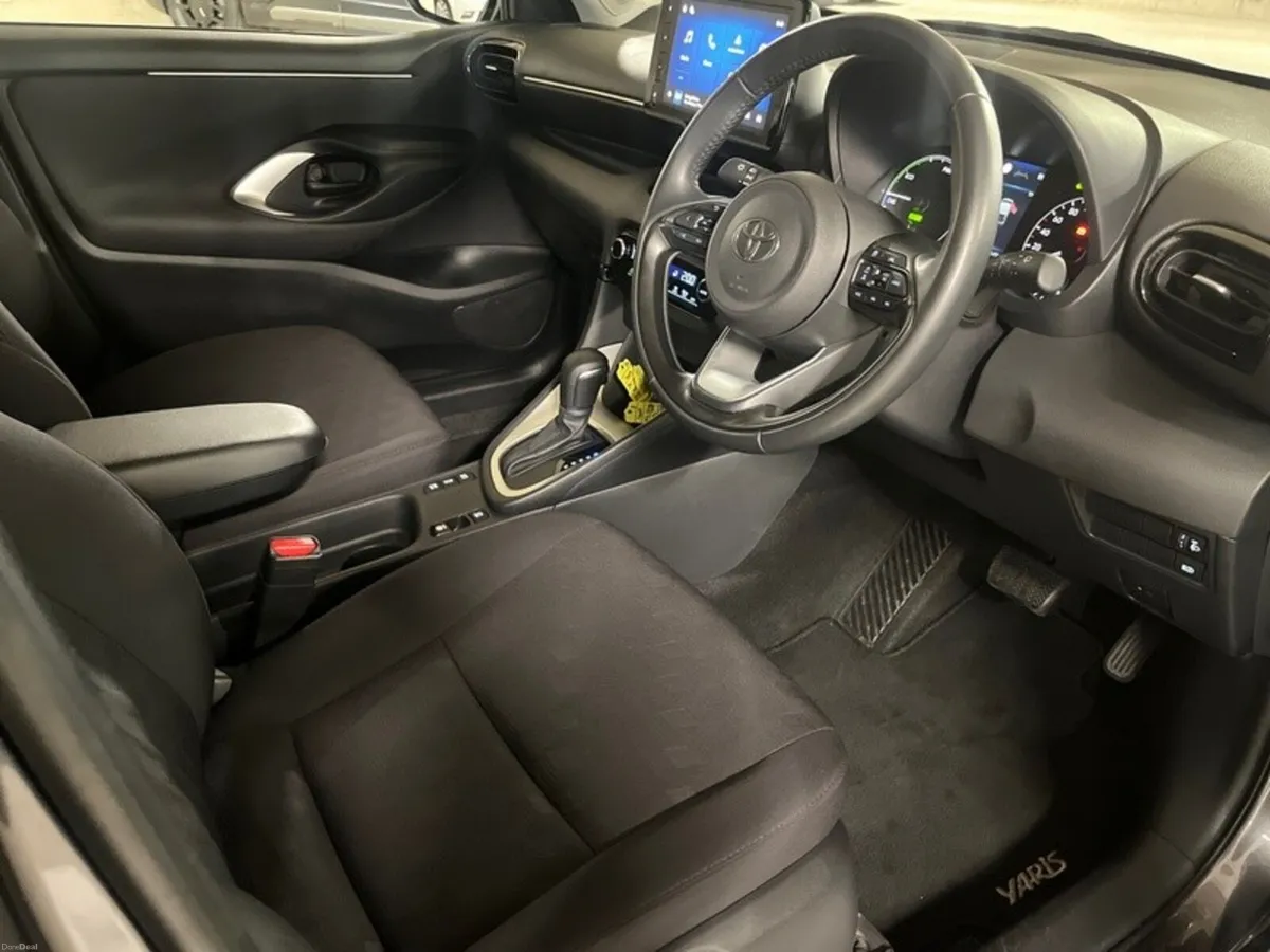 Toyota Yaris HYBRID LUNA // REAR CAMERA // TOYOTA - Image 6