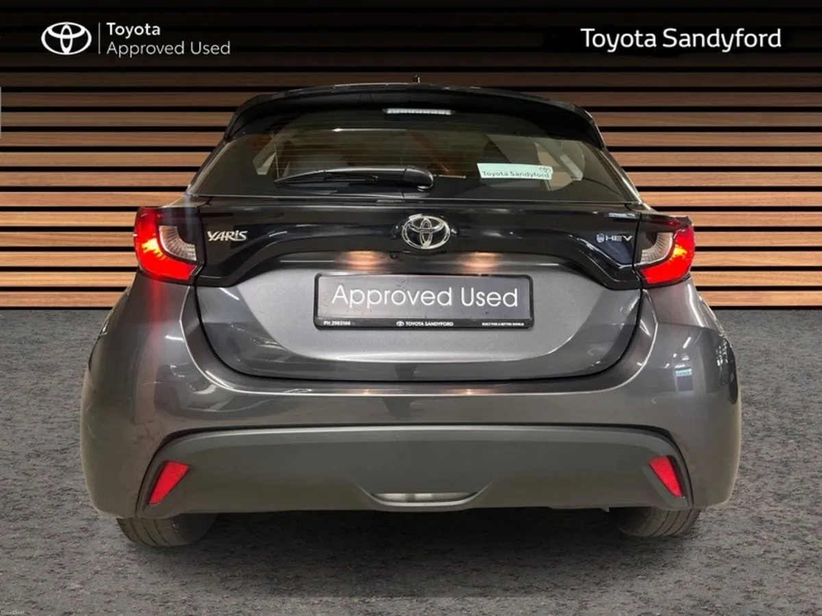 Toyota Yaris HYBRID LUNA // REAR CAMERA // TOYOTA - Image 4