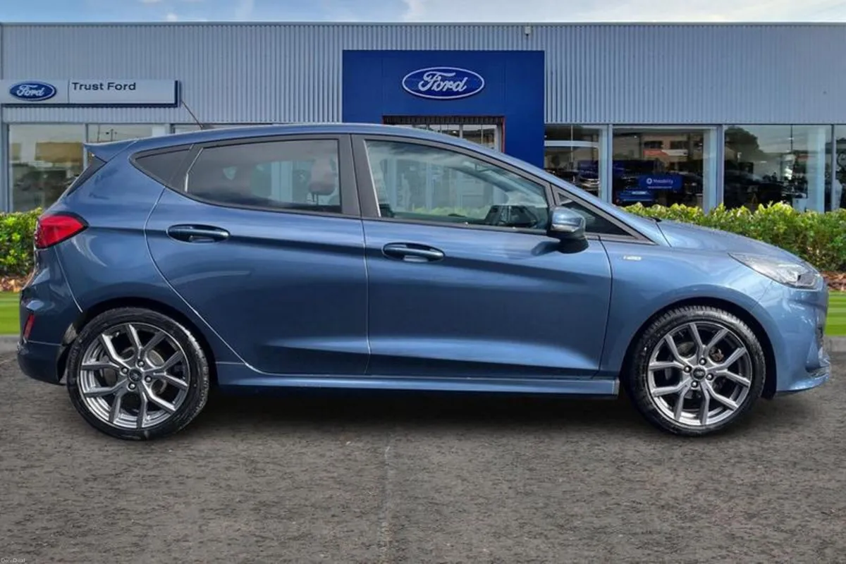 Ford Fiesta 1.0 EcoBoost Hybrid mHEV 125 ST-Line 5 - Image 3