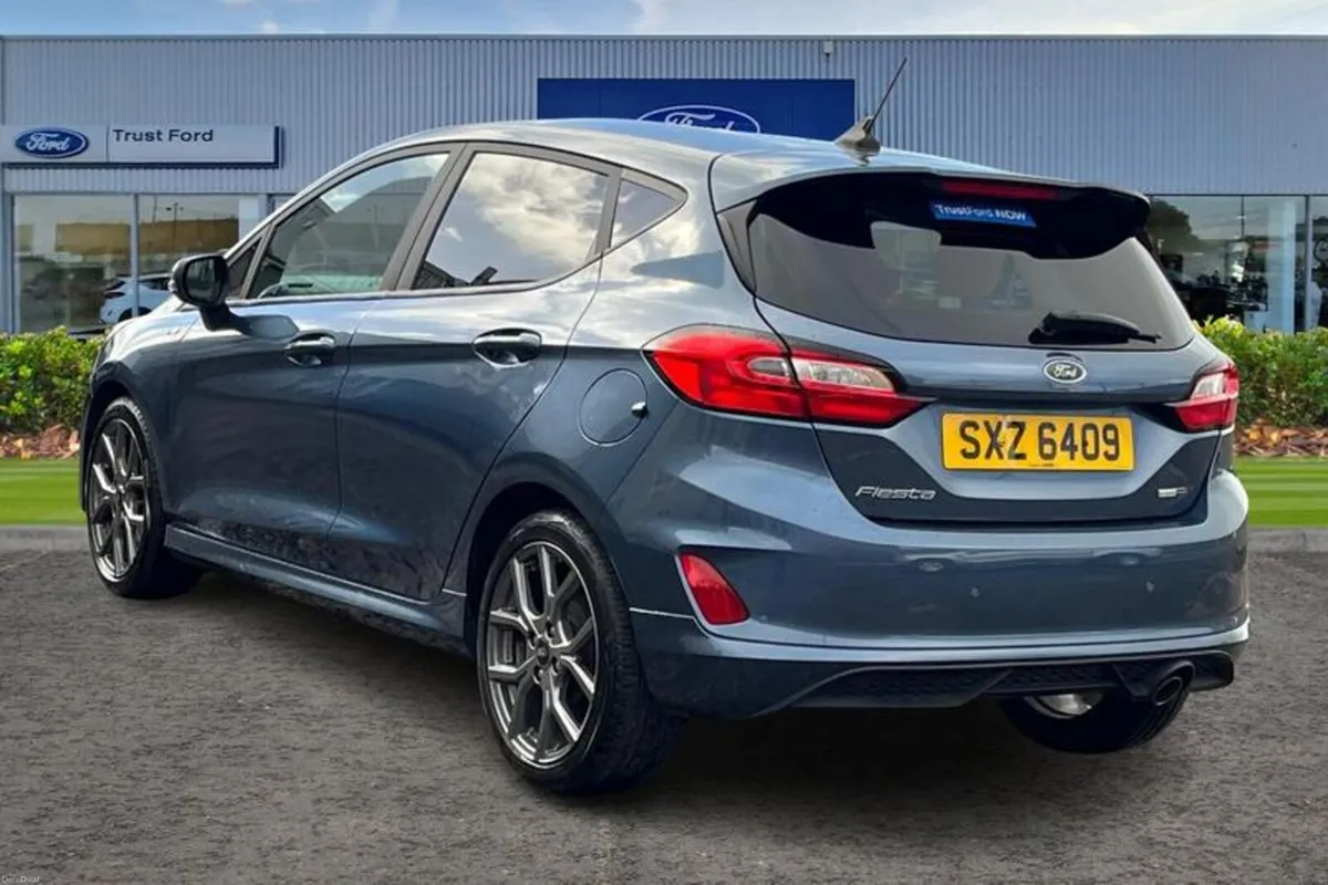 Ford Fiesta 1.0 EcoBoost Hybrid mHEV 125 ST-Line 5 - Image 2