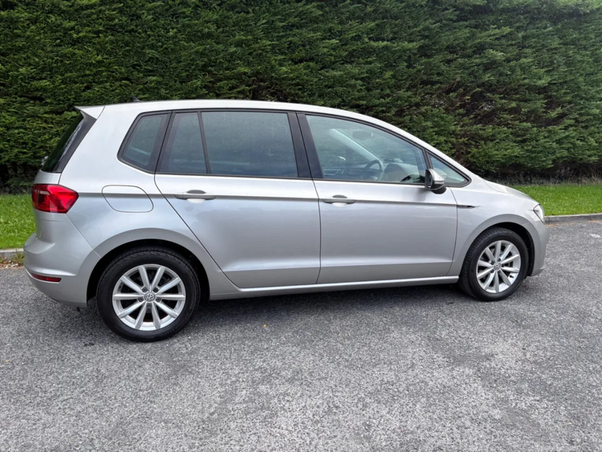 Volkswagen Golf SV LOUNGE 1.2 TSI D7F110H D7F 110H - Image 5