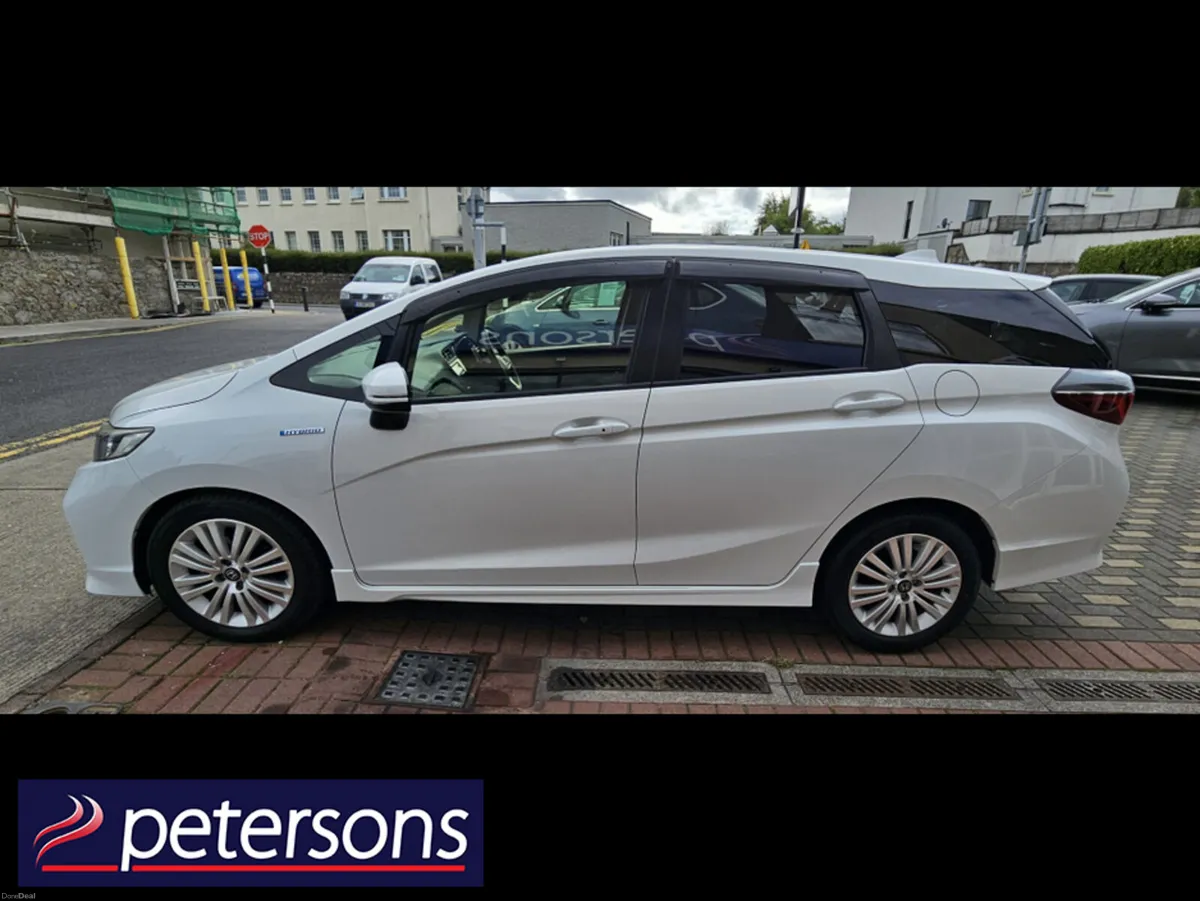 Honda Shuttle 1.5 PETROL HYBRID AUTOMATIC - Image 5