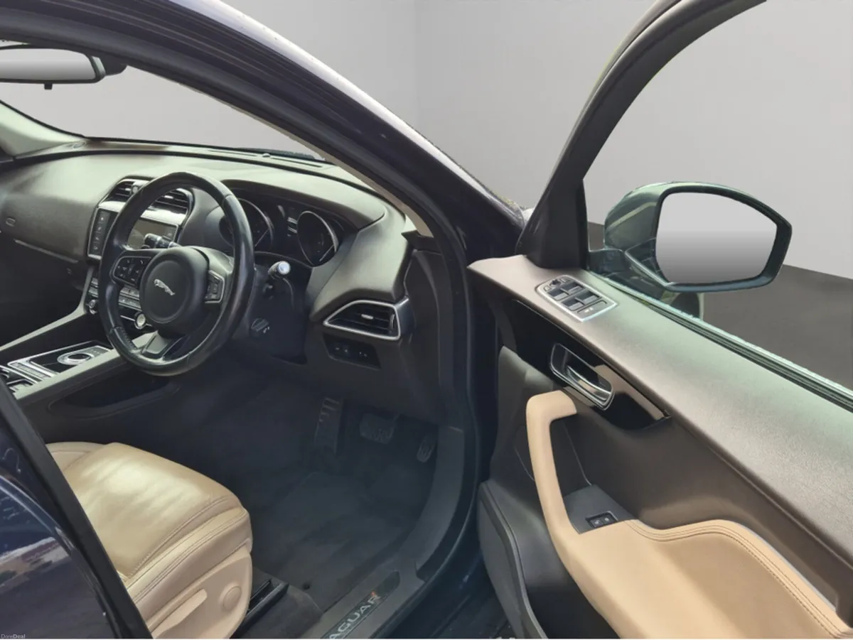 Jaguar F-Pace 2.0 D AWD PRESTIGE AUTO *** BLUE MET - Image 3