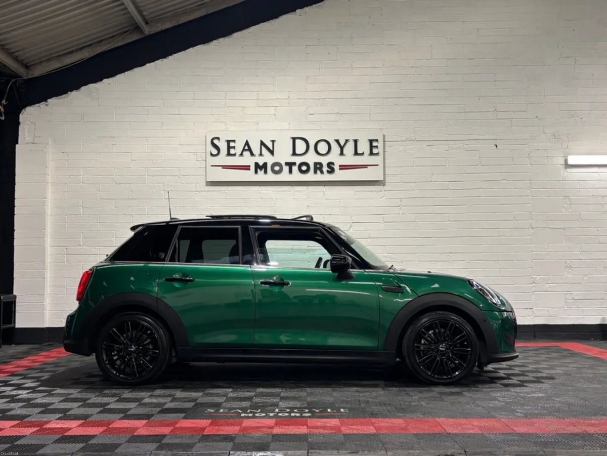 Mini Cooper 2022 (222) 1.5 Petrol Automatic PAN RO - Image 5