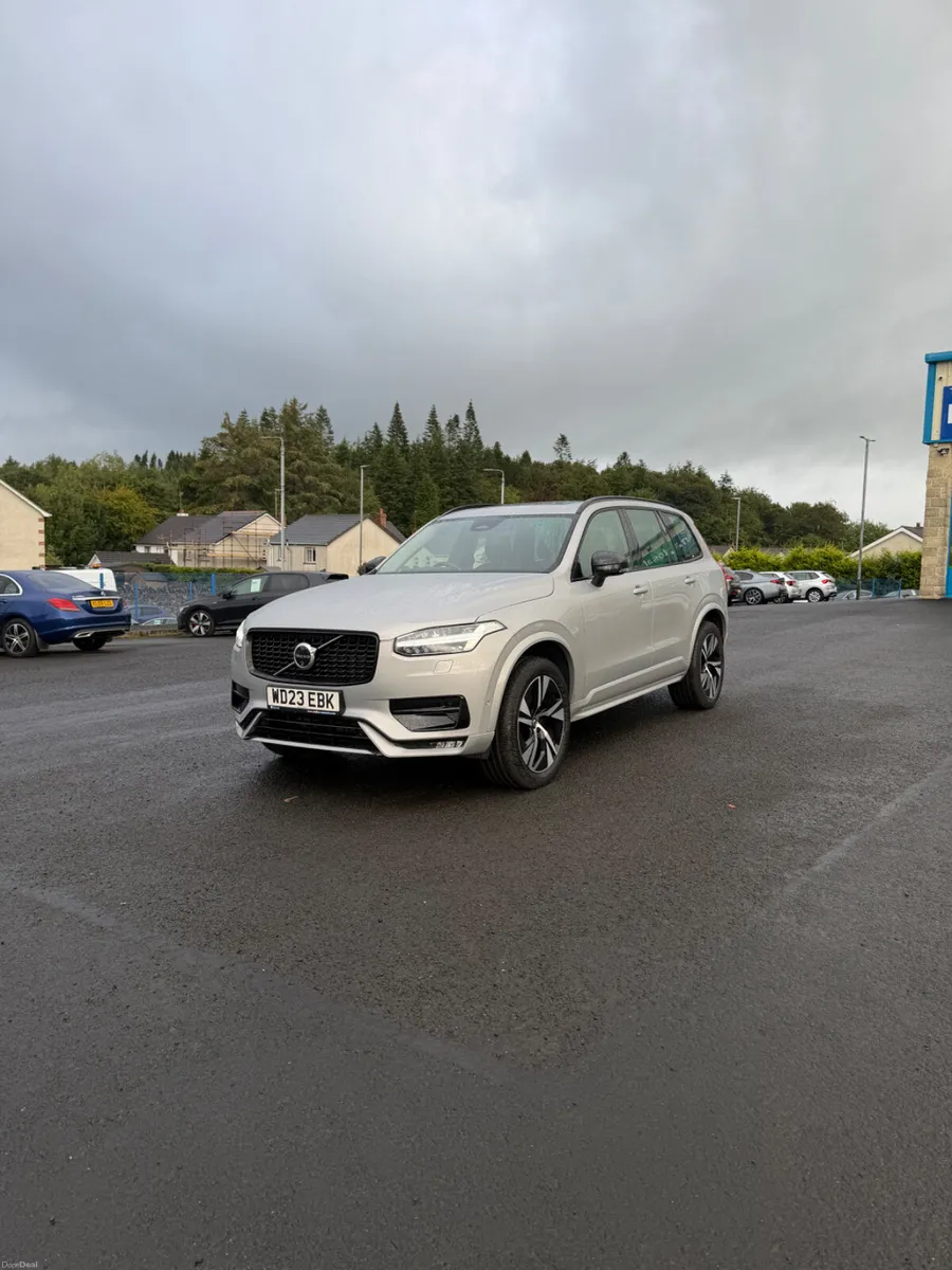 Volvo XC90 2023 - Image 3