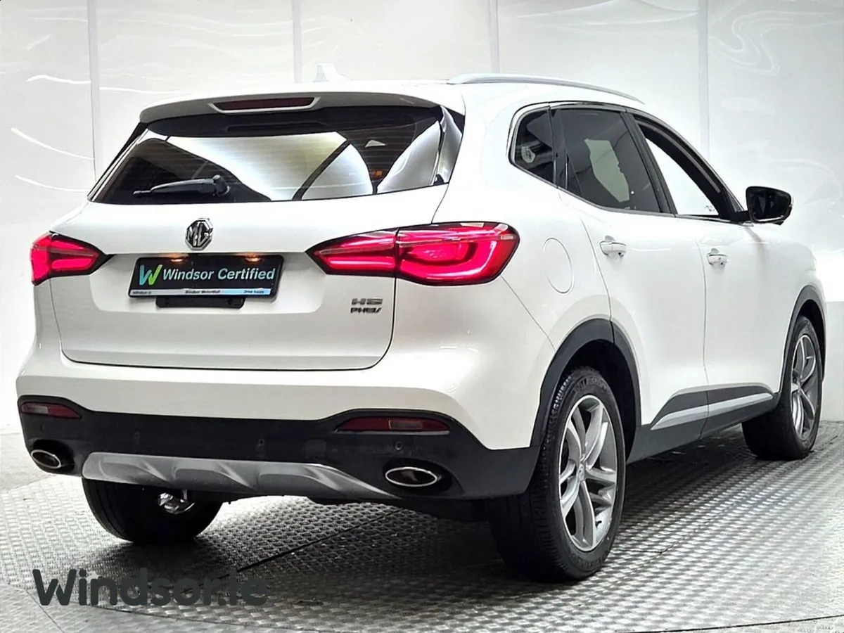 MG HS Exclusive PHEV *Sun roof* - Image 2