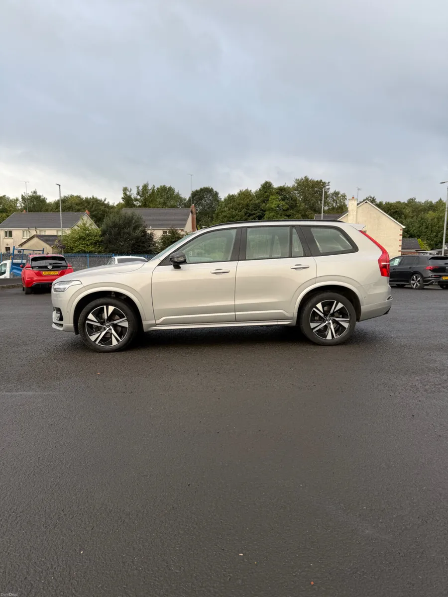 Volvo XC90 2023 - Image 4