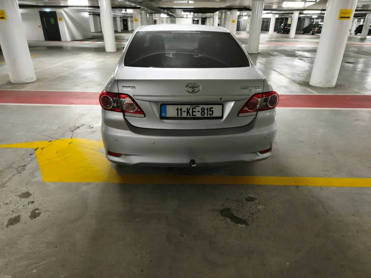 Toyota Corolla very low km - Image 6