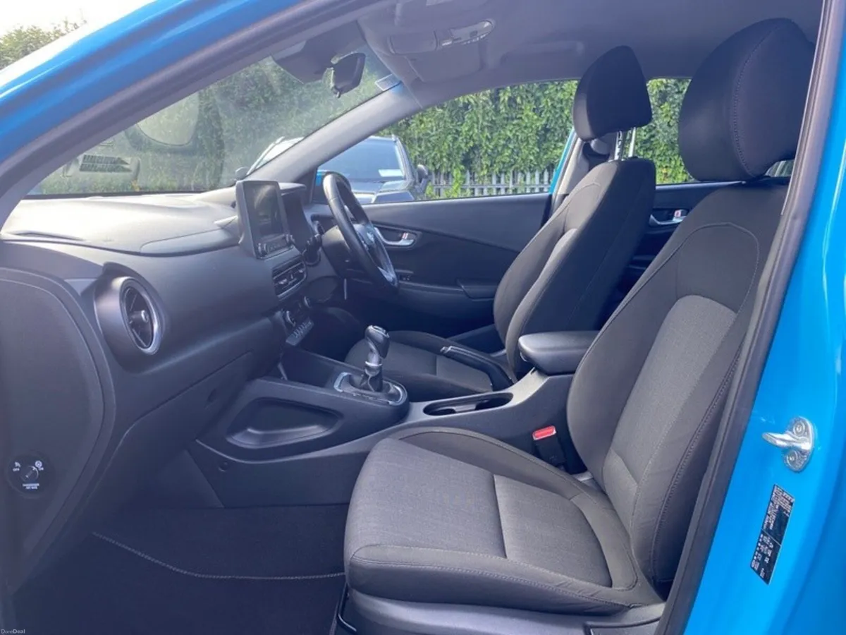 Hyundai KONA KAUAI EXECUTIVE MILD HYBRID 5DR DIESE - Image 6