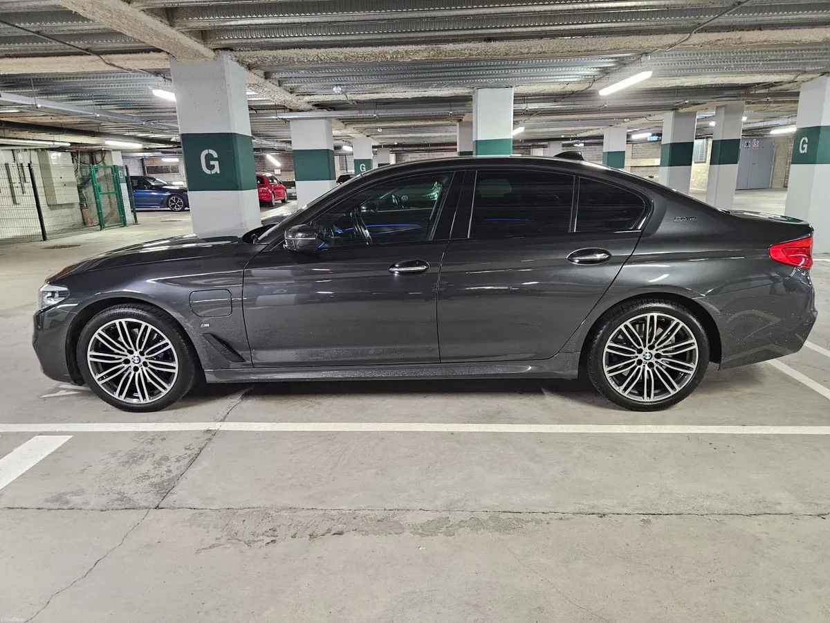 BMW 5-Series 2018 - Image 5