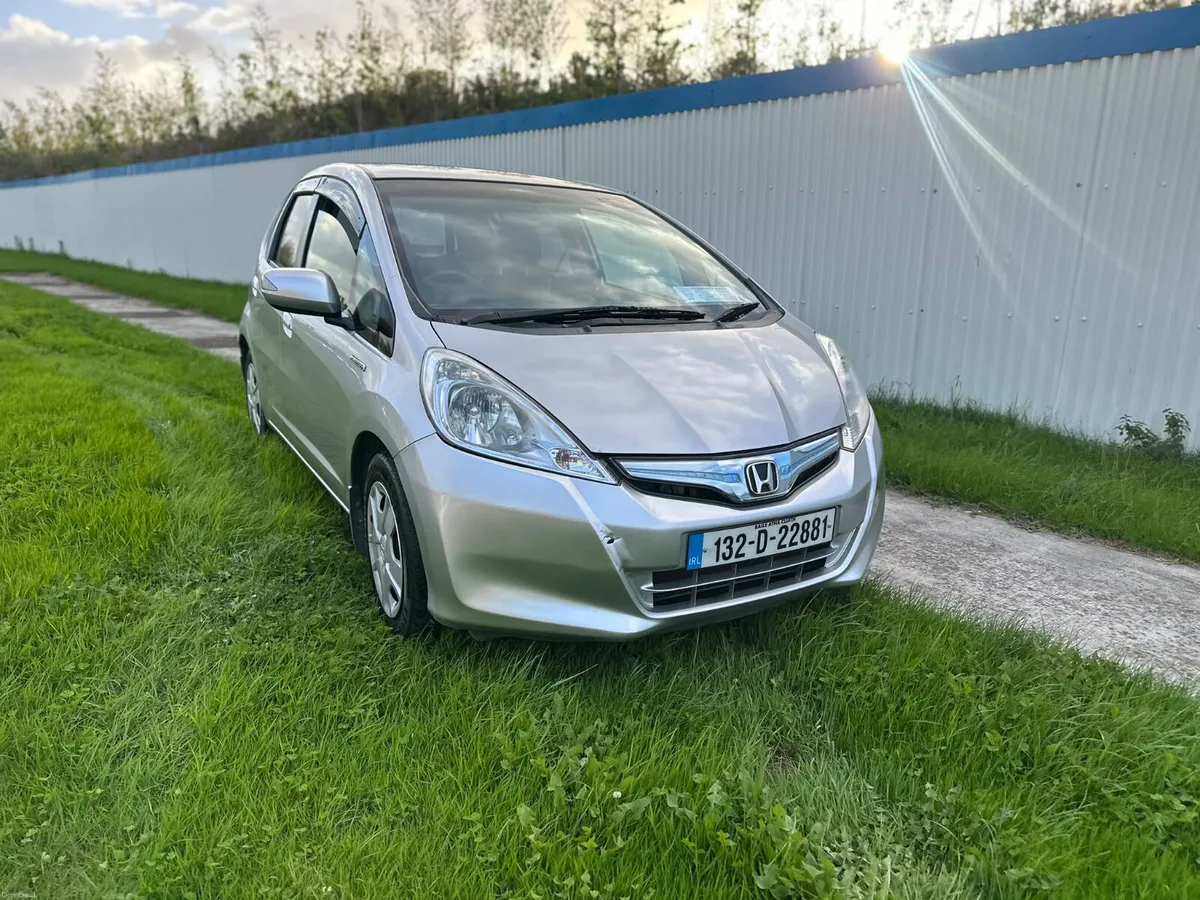 Honda Fit 2013 automatic nct 04/27 - Image 2