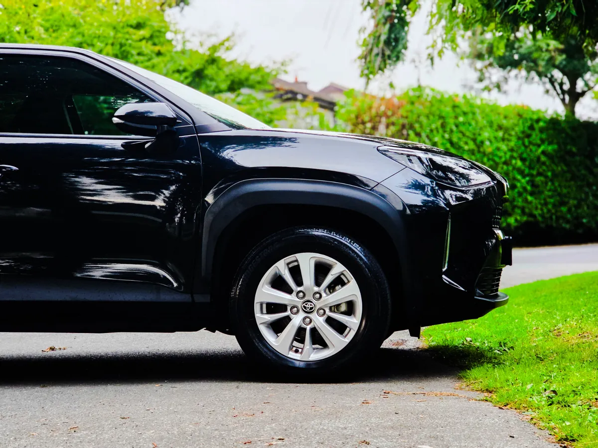 2021 Toyota Yaris Cross 1.8 Petrol Hybrid Auto - Image 5