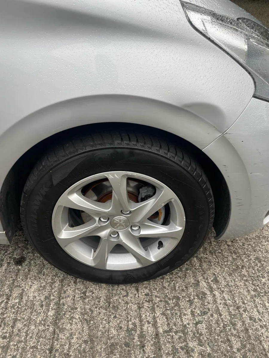 Peugeot 208 - Image 4