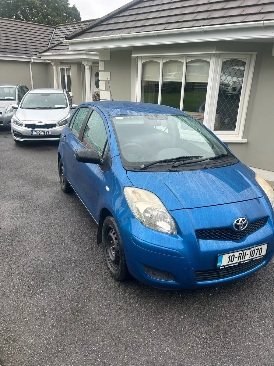 For sale 2010 Toyota Yaris 1.0 mint car one owner - Image 2