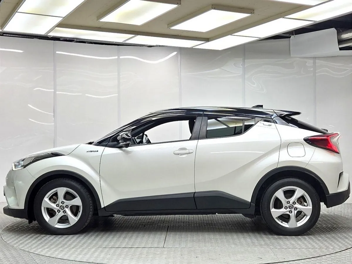 Toyota C-HR 1.8 HYBRID LUNA - Image 5