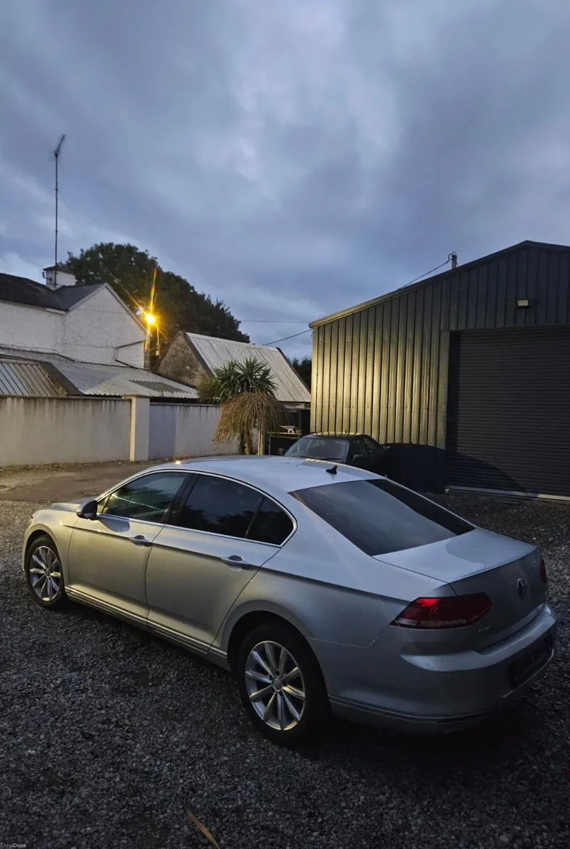 Vw Passat 2018  Highline 2.0 tdi - Image 2