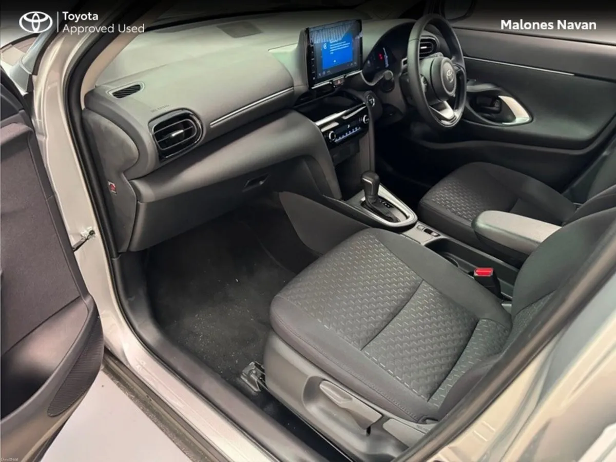 Toyota Yaris Cross YARIS CROSS LUNA - Image 6