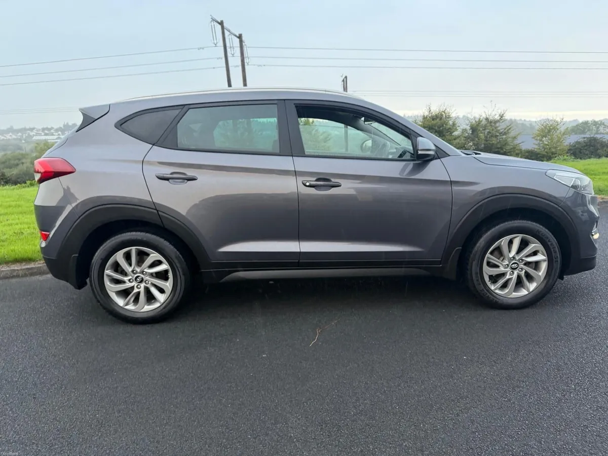 Hyundai Tucson High Spec Executive Model - Image 4