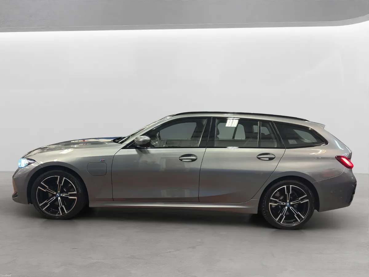 2023 BMW 330E M-SPORT TOURING ESTATE. - Image 4