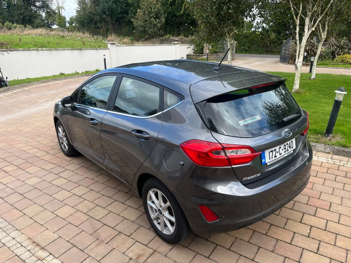 Ford Fiesta 1.1 ZETEC 70PS 5DR - Image 5