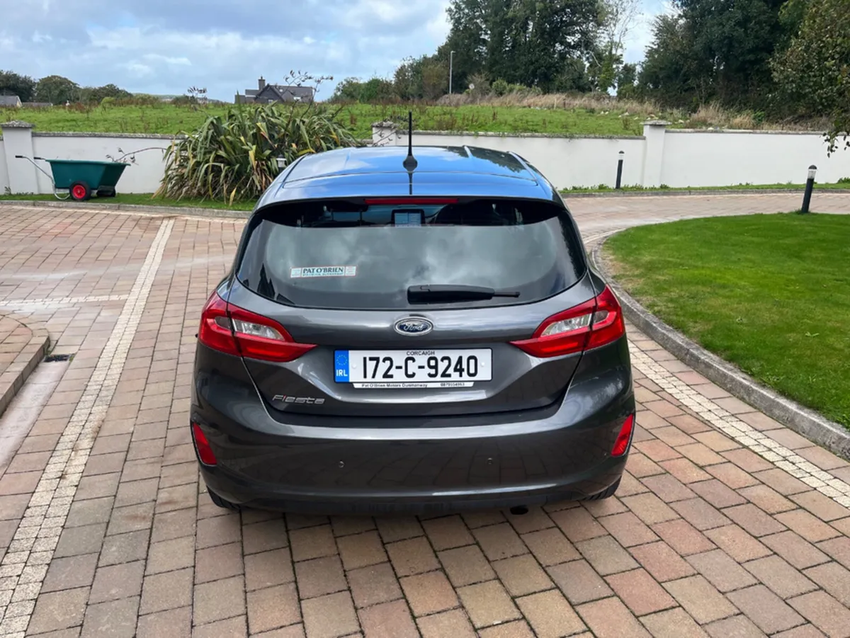 Ford Fiesta 1.1 ZETEC 70PS 5DR - Image 6