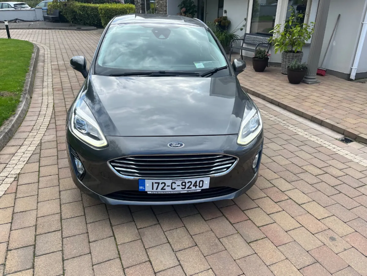 Ford Fiesta 1.1 ZETEC 70PS 5DR - Image 2
