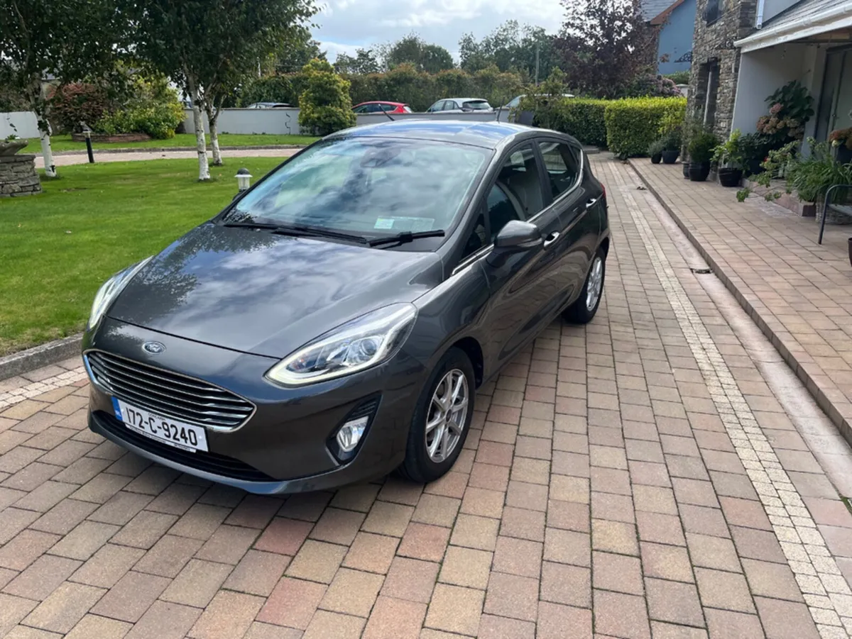 Ford Fiesta 1.1 ZETEC 70PS 5DR - Image 3