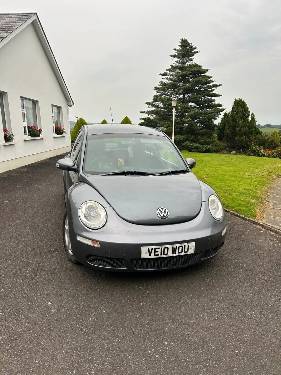 Volkswagen Beetle 2010 - Image 1