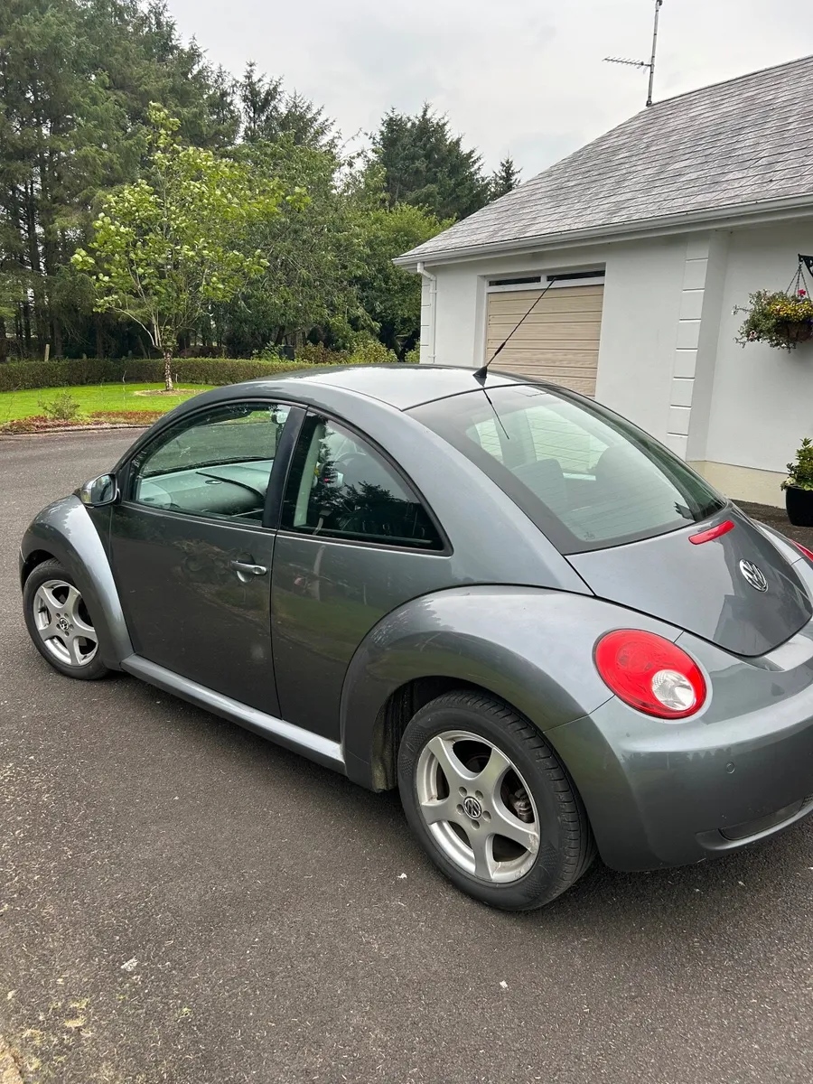 Volkswagen Beetle 2010 - Image 3